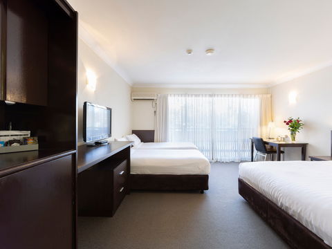 Ibis Styles Canberra Tall Trees - Cruises Travel 2