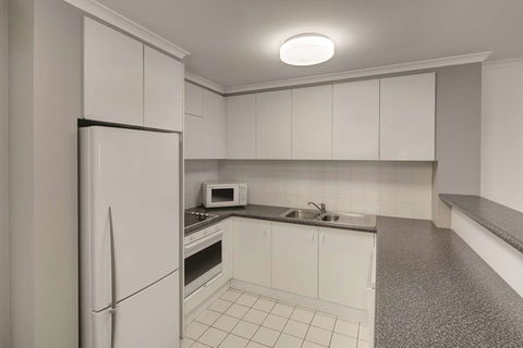 Adina Serviced Apartments James Court - Tourism Guide 7