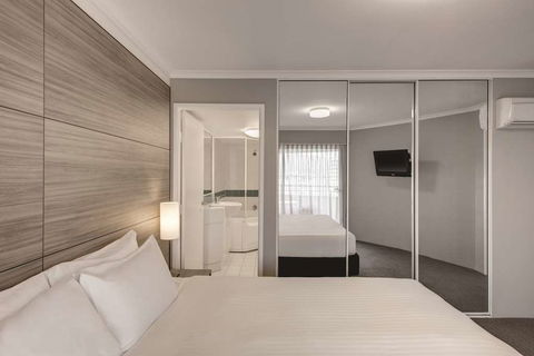 Adina Serviced Apartments James Court - Tourism Guide 10