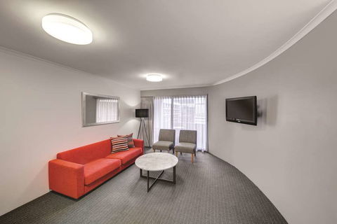 Adina Serviced Apartments James Court - Tourism Guide 12