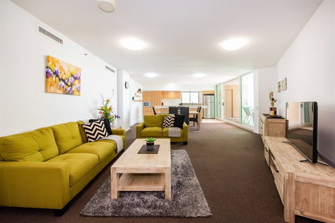 Lanai Riverside Apartments - Travel Agents 5