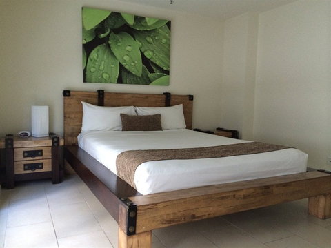 Lanai Riverside Apartments - Travel Agents 13