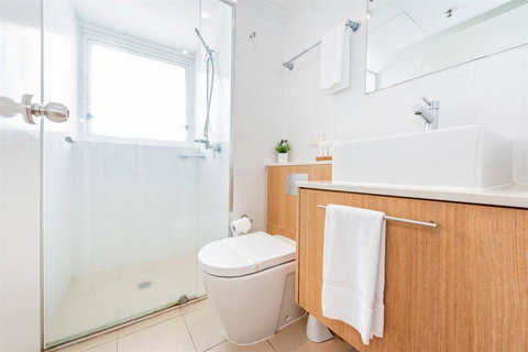 Lanai Riverside Apartments - Travel Agents 16