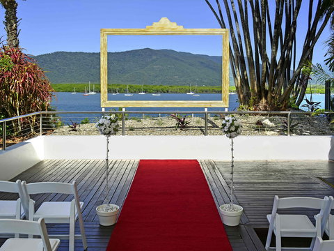 Pullman Reef Hotel Casino - Travel Agents 1