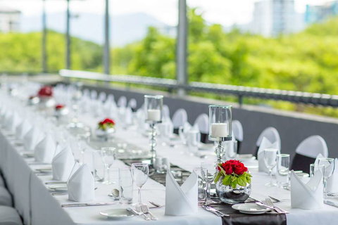 Shangri-La Hotel, The Marina - Tourism Guide 8