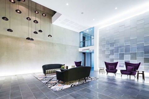 Avenue Hotel Canberra - Tourism Guide 1