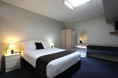 Redhill Tamworth Motor Inn - Cruises Travel 1