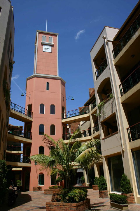 Carlton Clocktower On Lygon - Tourism Guide 0