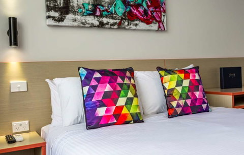 Nightcap at Ashley Hotel - Tourism Guide 2
