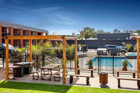 Mid City Motel Warrnambool - Cruises Travel 1