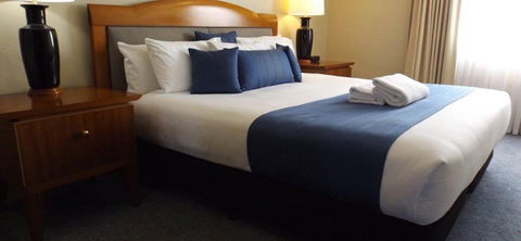Warrnambool Central Court - Tourism Guide 1