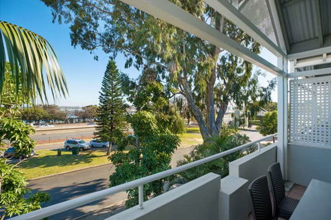 Broadwater Resort Apartments - Cruises Travel 1