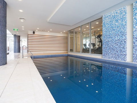 Oaks Liberty Towers - Travel Agents 2