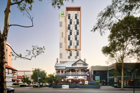 Holiday Inn West Perth - Cruises Travel 1