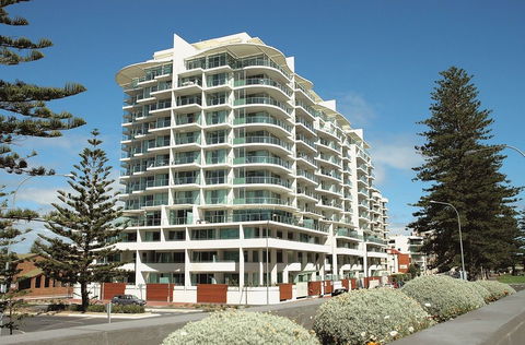 Oaks Liberty Towers - Travel Agents 0
