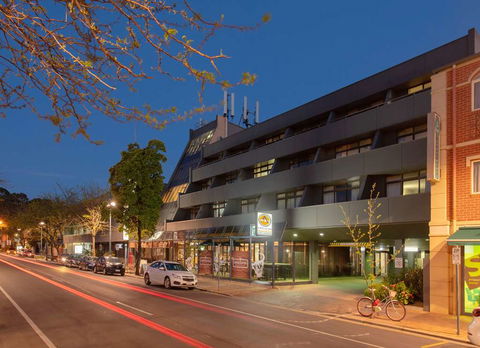 Comfort Hotel Adelaide Meridien - Cruises Travel 0