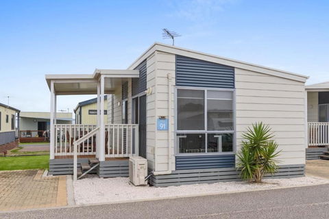 Discovery Parks Adelaide Beachfront - Cruises Travel 2