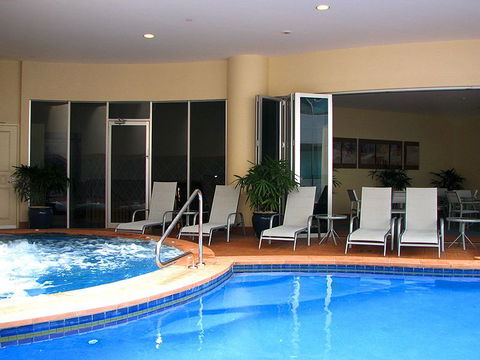 MacArthur Chambers - Tourism Guide 2