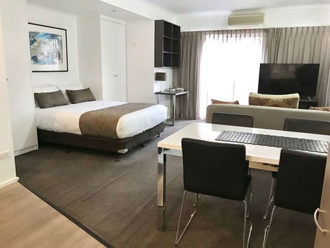 DressCircle Apts - Archer St - Cruises Travel 2