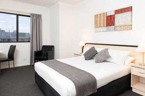 Adelaide Riviera Hotel - Cruises Travel 2