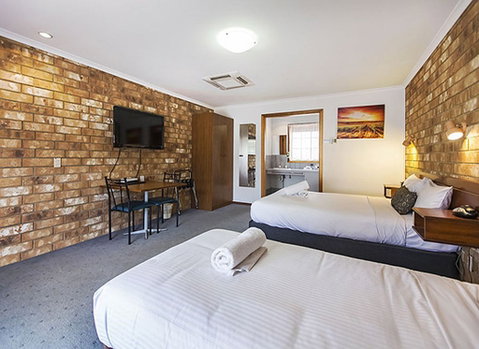 Clare Central Motel - Tourism Guide 1