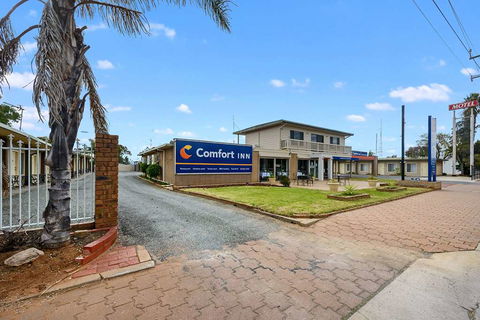 Comfort Inn Flinders On Main - Tourism Guide 0