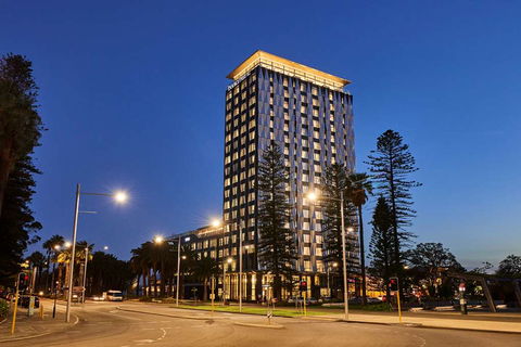 DoubleTree By Hilton Perth Waterfront - Cruises Travel 2