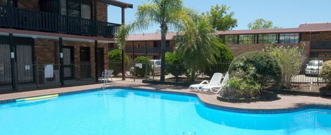 Maclin Lodge - Tourism Guide 1