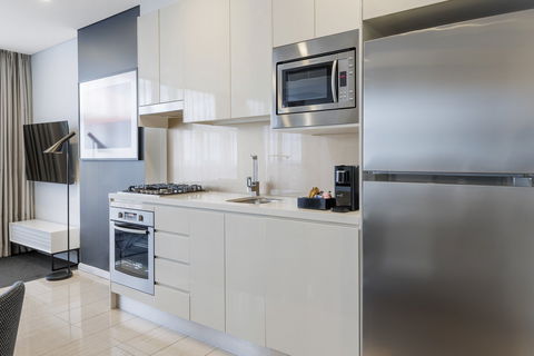 Meriton Suites Zetland - Tourism Guide 0