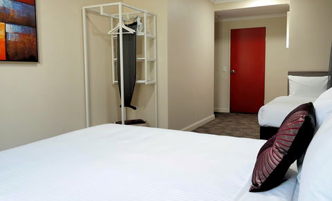 28 Hotel - Cruises Travel 0