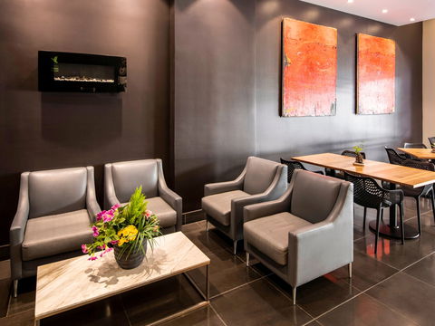 Hotel Ibis World Square - Cruises Travel 2