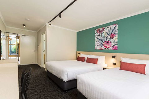 NIghtcap At Balaclava Hotel - Tourism Guide 2