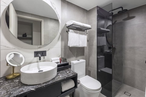 Deco Hotel Canberra - Tourism Guide 6