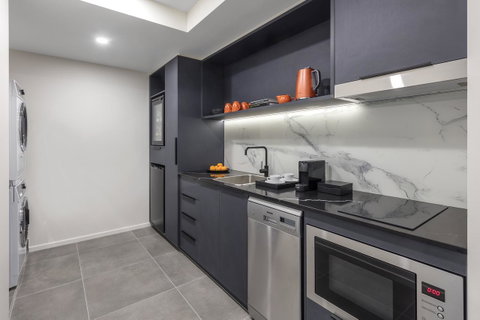 Deco Hotel Canberra - Tourism Guide 8
