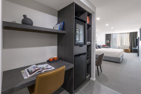 Deco Hotel Canberra - Tourism Guide 7