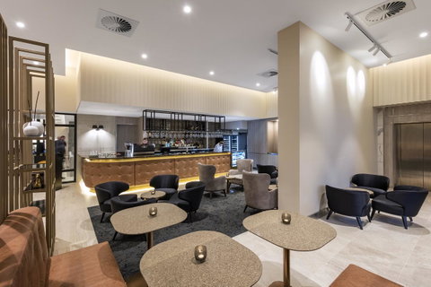 Deco Hotel Canberra - Tourism Guide 3