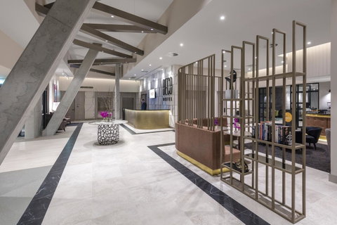 Deco Hotel Canberra - Tourism Guide 4