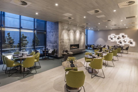 Deco Hotel Canberra - Tourism Guide 1