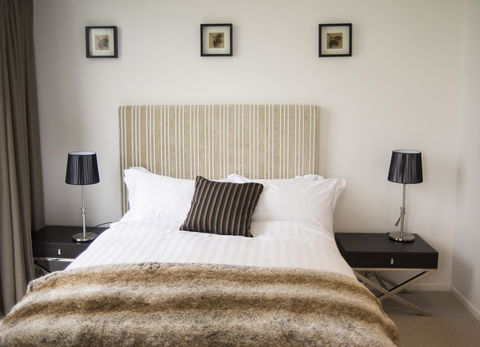 KUI - Manhattan Apartments - Travel Agents 9