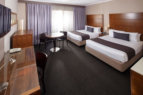 Quality Hotel Dickson - Tourism Guide 0