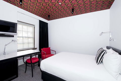 Peppers Gallery Hotel - Travel Search 12