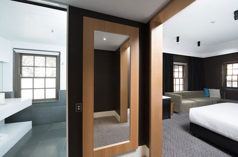 Peppers Gallery Hotel - Travel Search 44