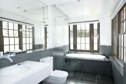 Peppers Gallery Hotel - Travel Search 17
