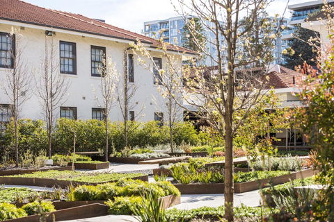Peppers Gallery Hotel - Travel Search 31