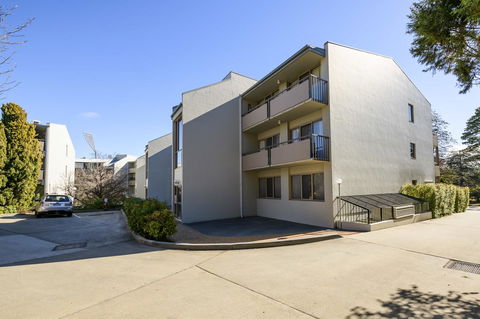 Accommodate Canberra - The Summit - Tourism Guide 2