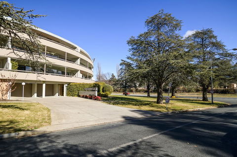 Accommodate Canberra - The Summit - Tourism Guide 1