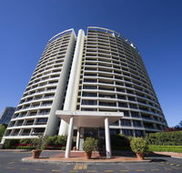 BreakFree Capital Tower Apartments - Cruises Travel