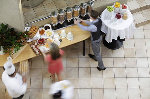 Rydges Canberra - Travel Agents 8