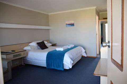 Stansbury Holiday Motel - Cruises Travel 21