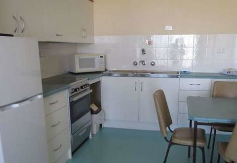 Stansbury Holiday Motel - Cruises Travel 24